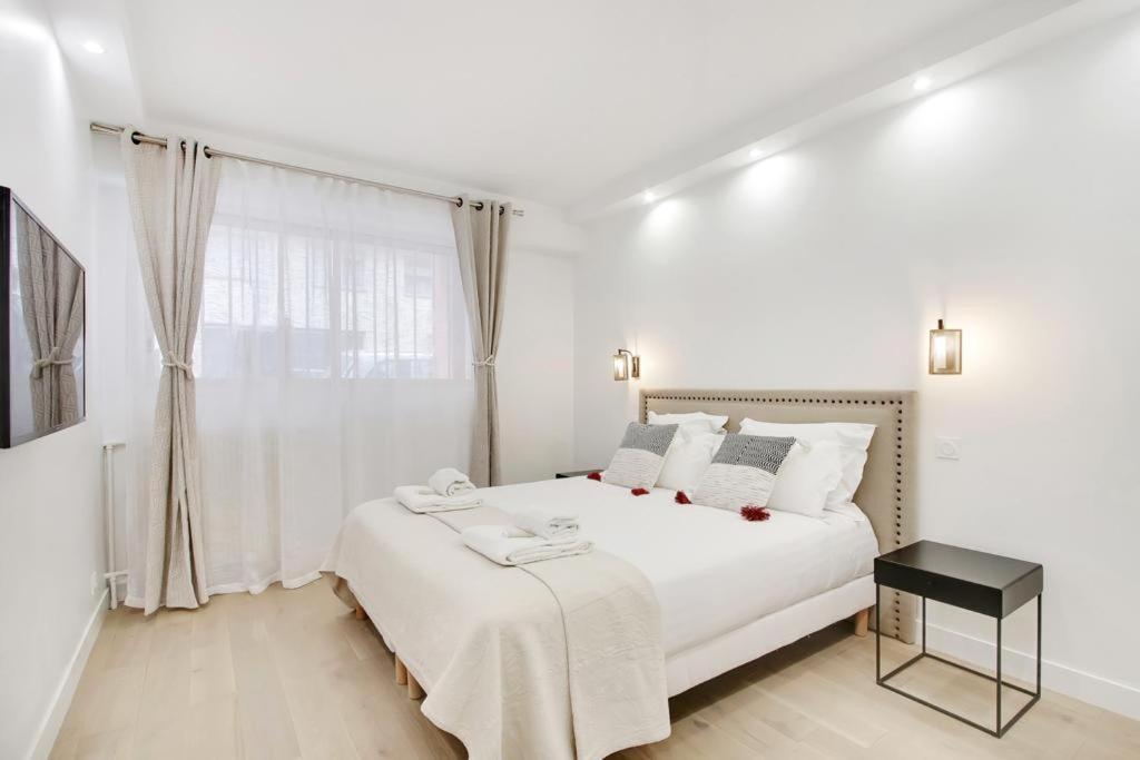 Trocadero/ Eiffel Tower - 3 Bedrooms- All New! ปารีส ภายนอก รูปภาพ