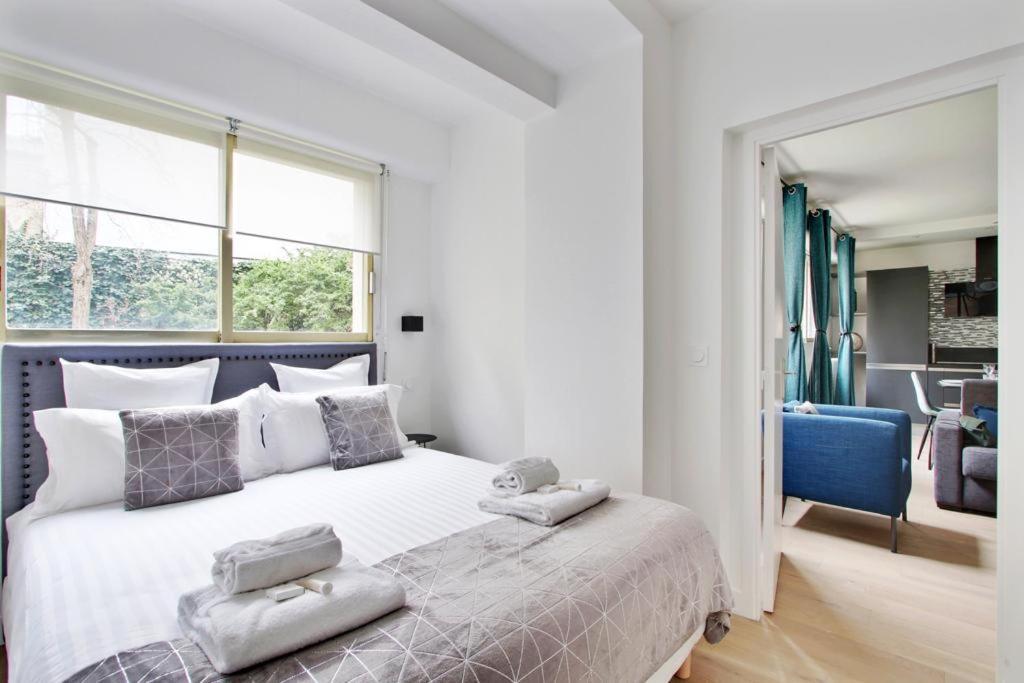 Trocadero/ Eiffel Tower - 3 Bedrooms- All New! ปารีส ภายนอก รูปภาพ